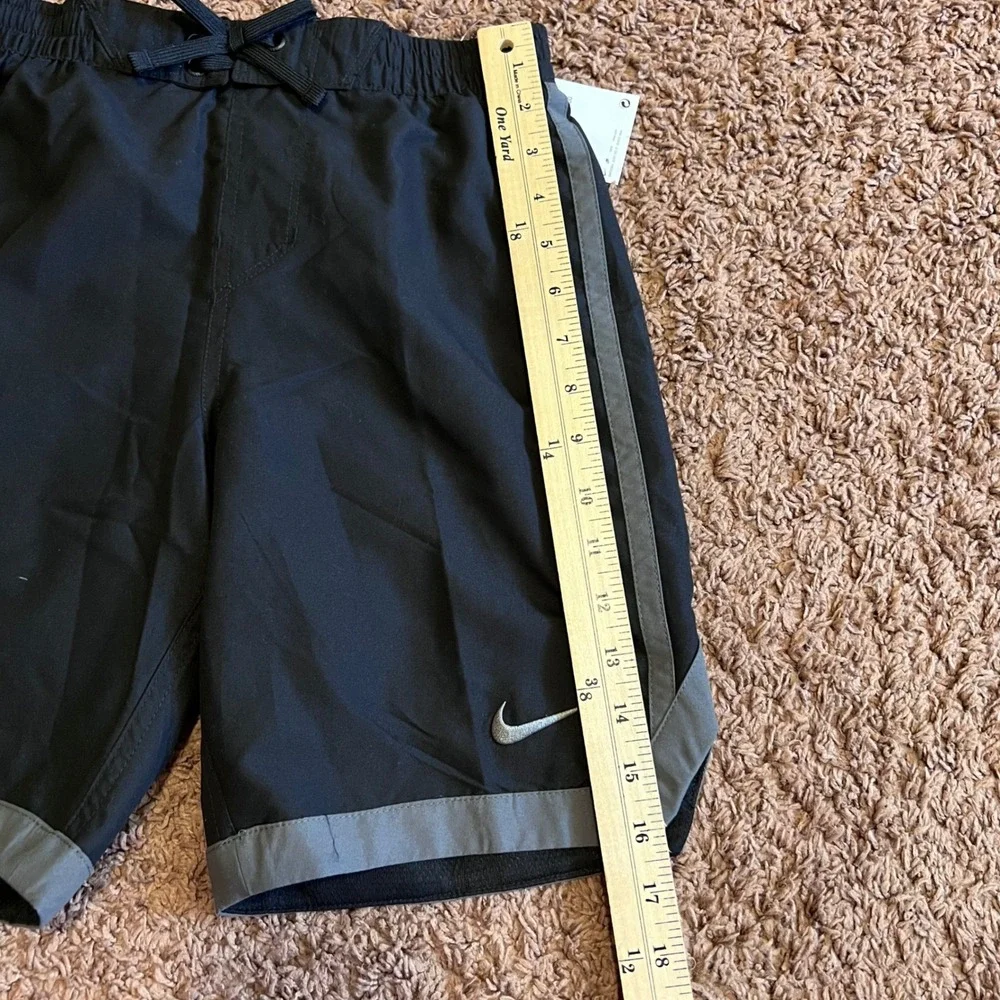 Nike Boys Swim Shorts Black Anthracite Board Trunks NESSE793-001 Size Large  NWT